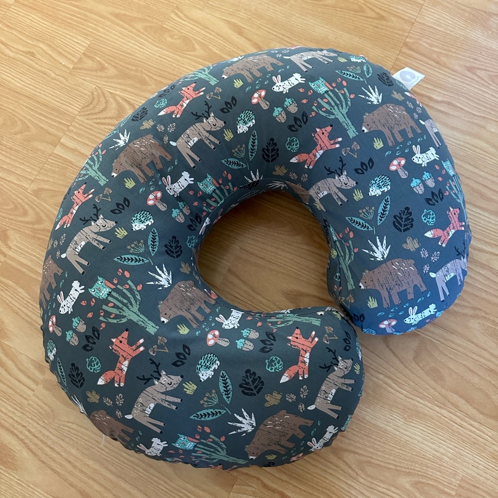 Breast feeding pillow
